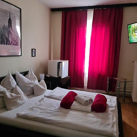 Hotel Oroszlán Szigetvár Esterno foto