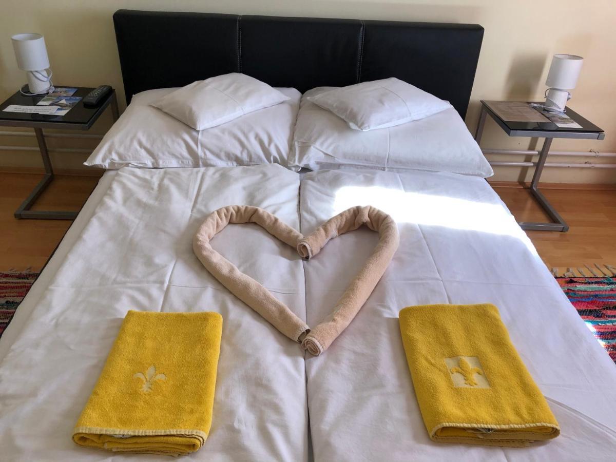 Hotel Oroszlán Szigetvár Esterno foto
