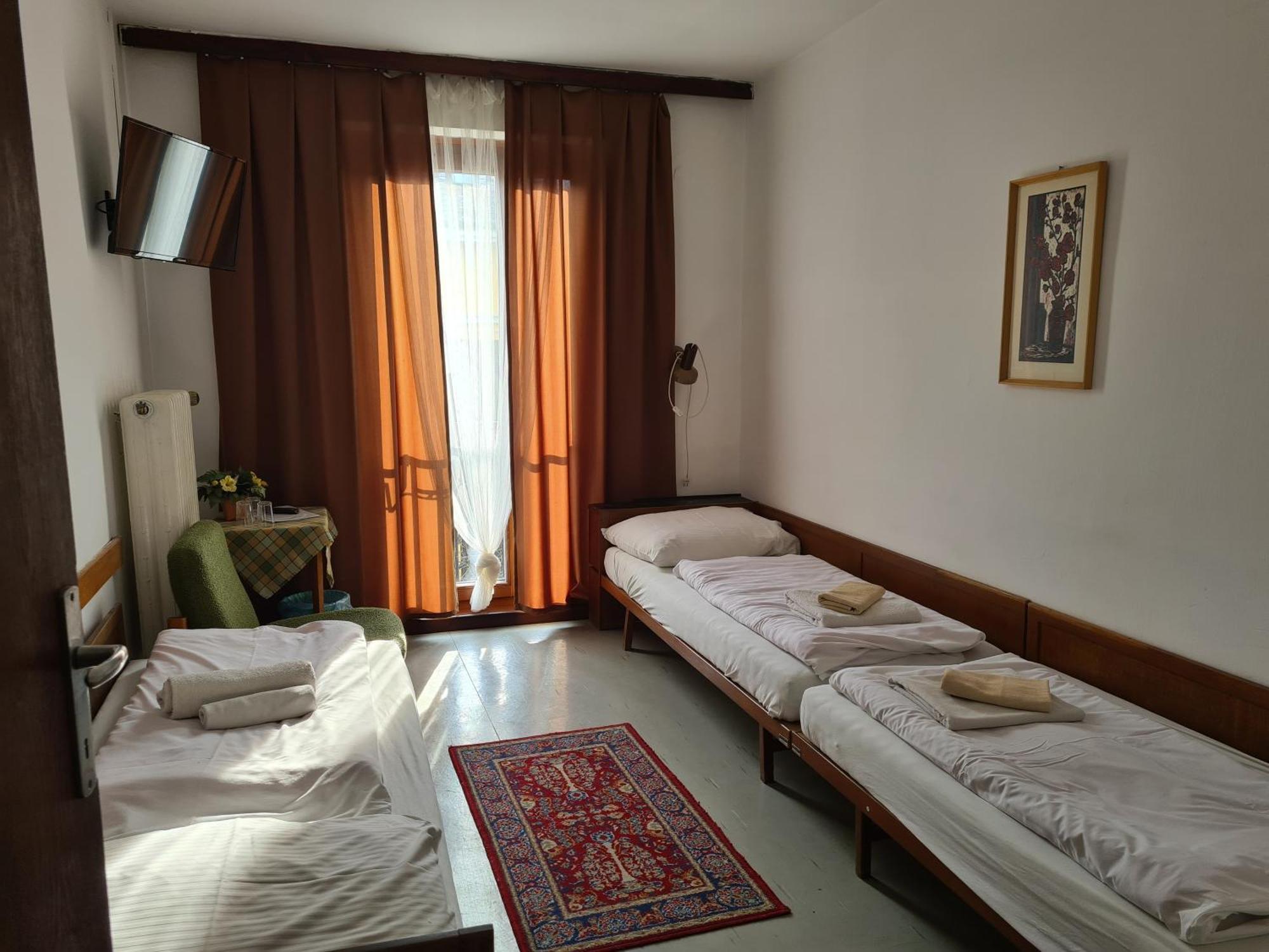 Hotel Oroszlán Szigetvár Esterno foto