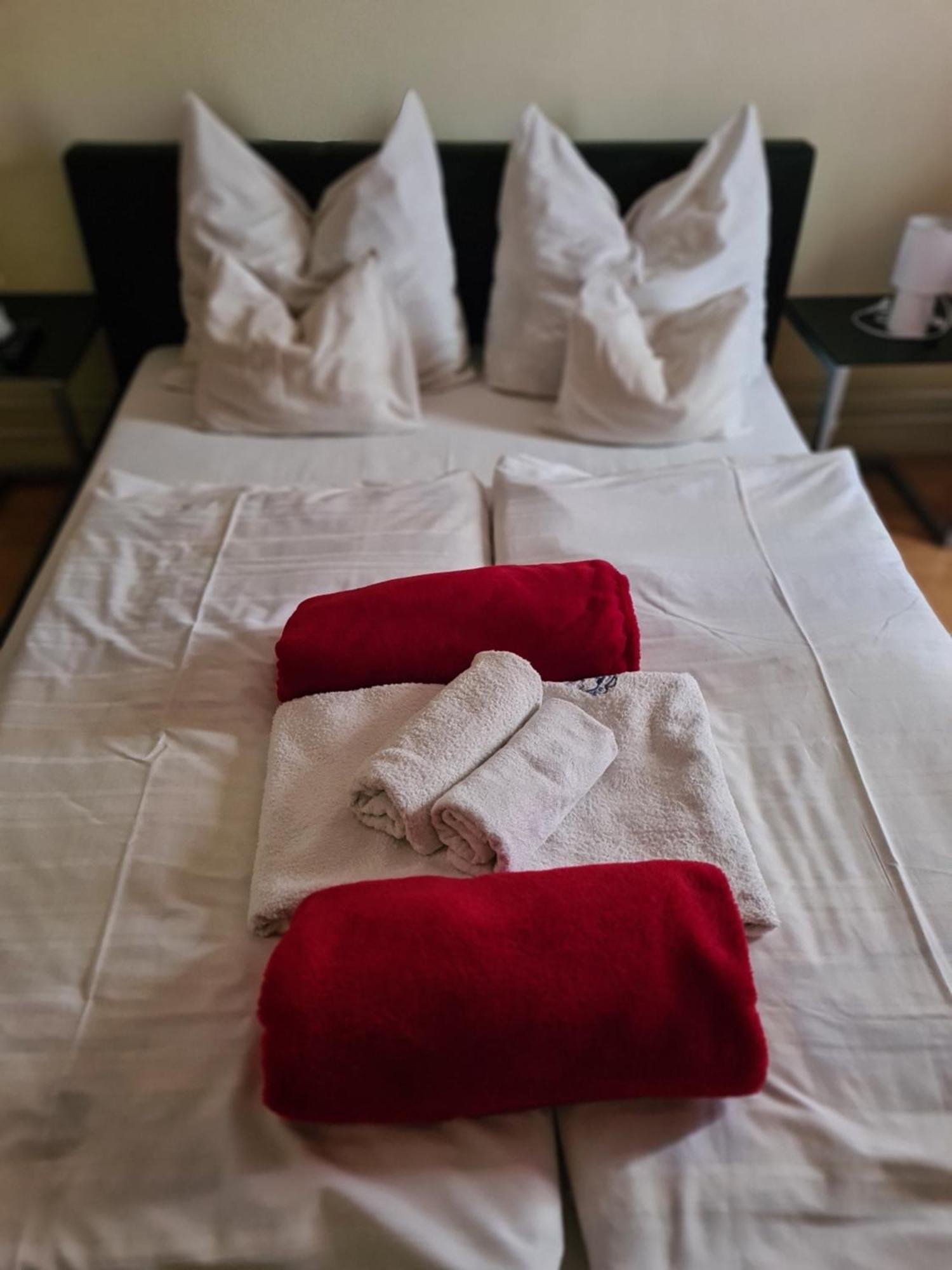 Hotel Oroszlán Szigetvár Esterno foto