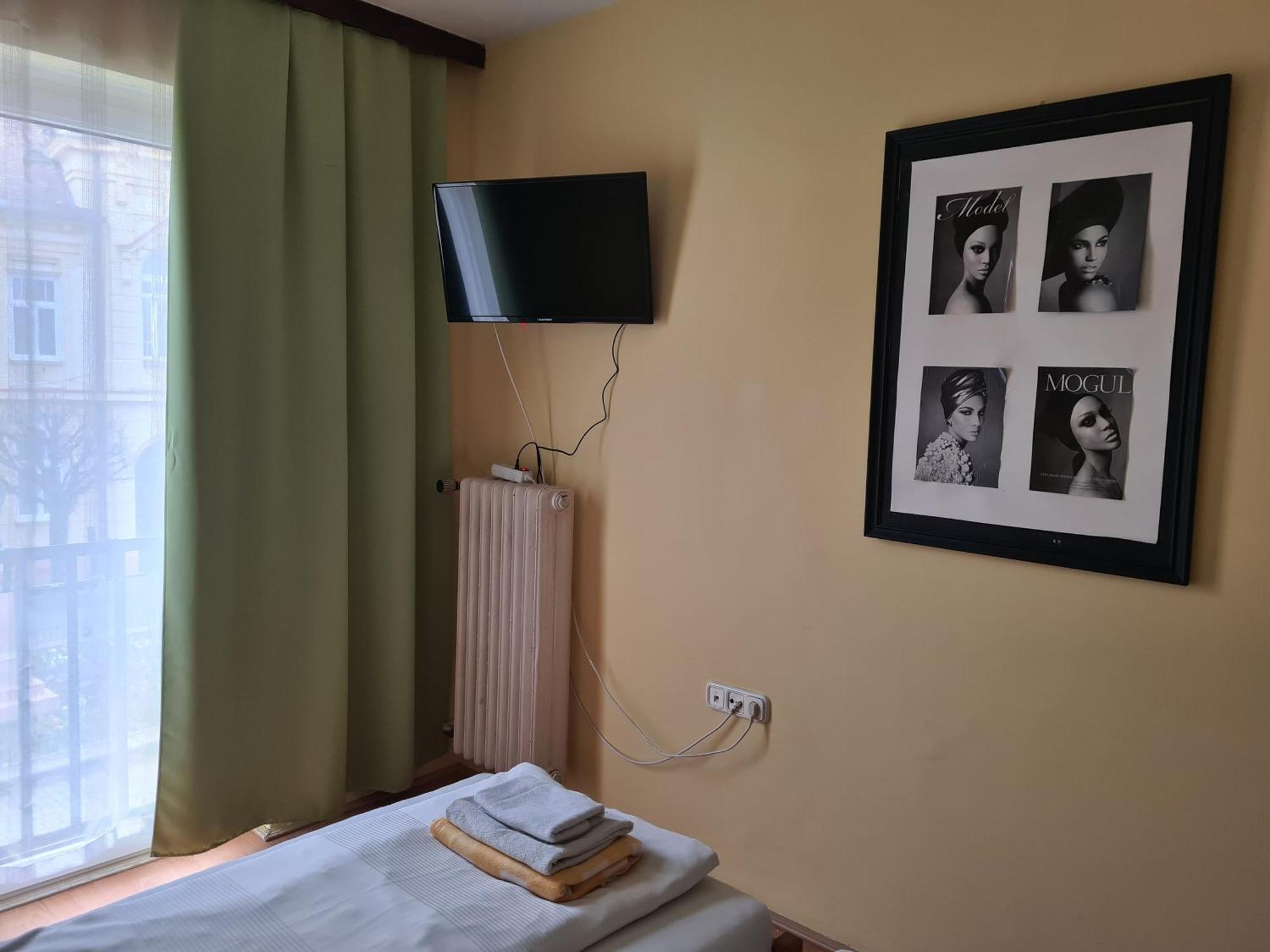 Hotel Oroszlán Szigetvár Esterno foto