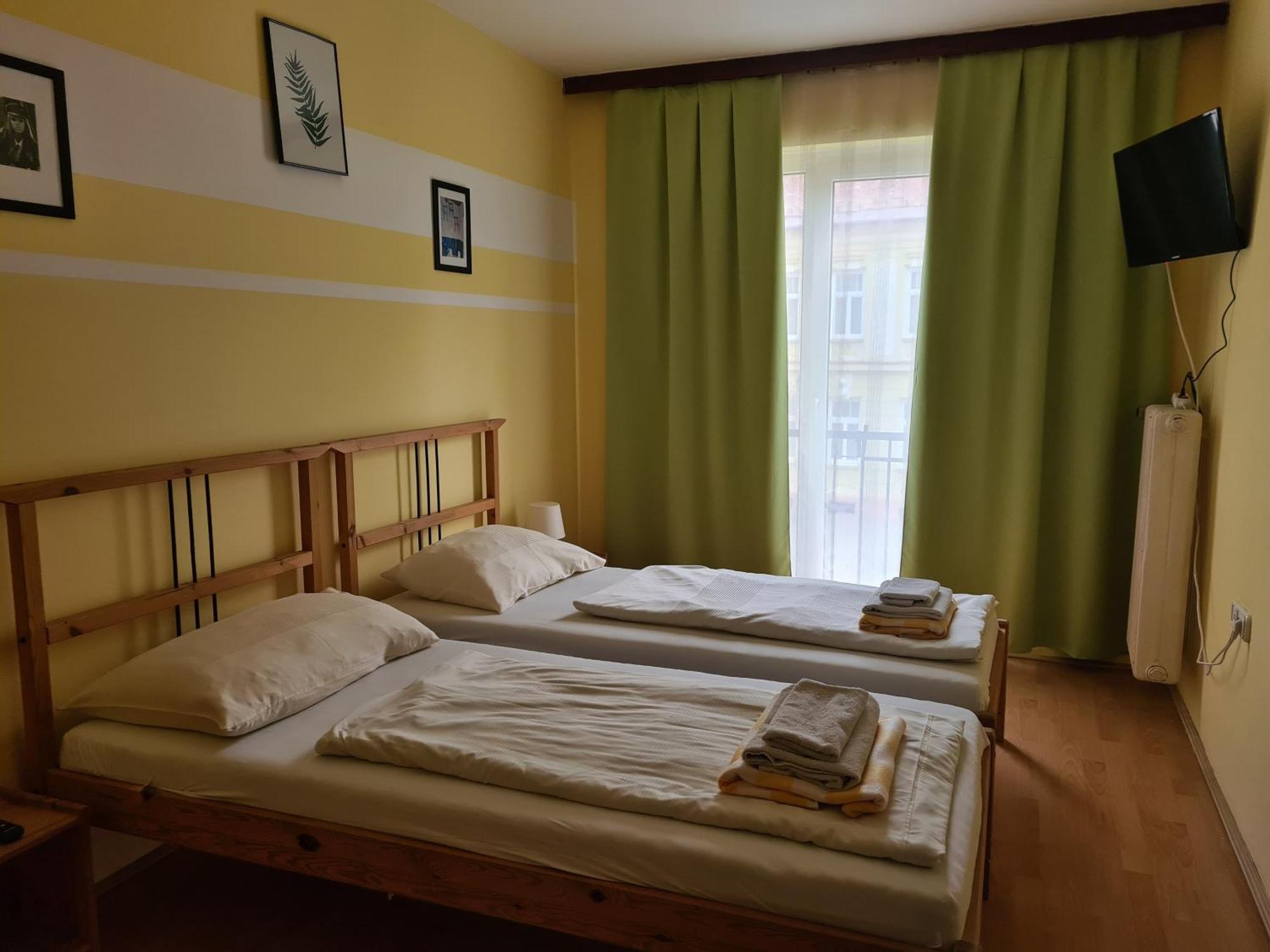 Hotel Oroszlán Szigetvár Esterno foto