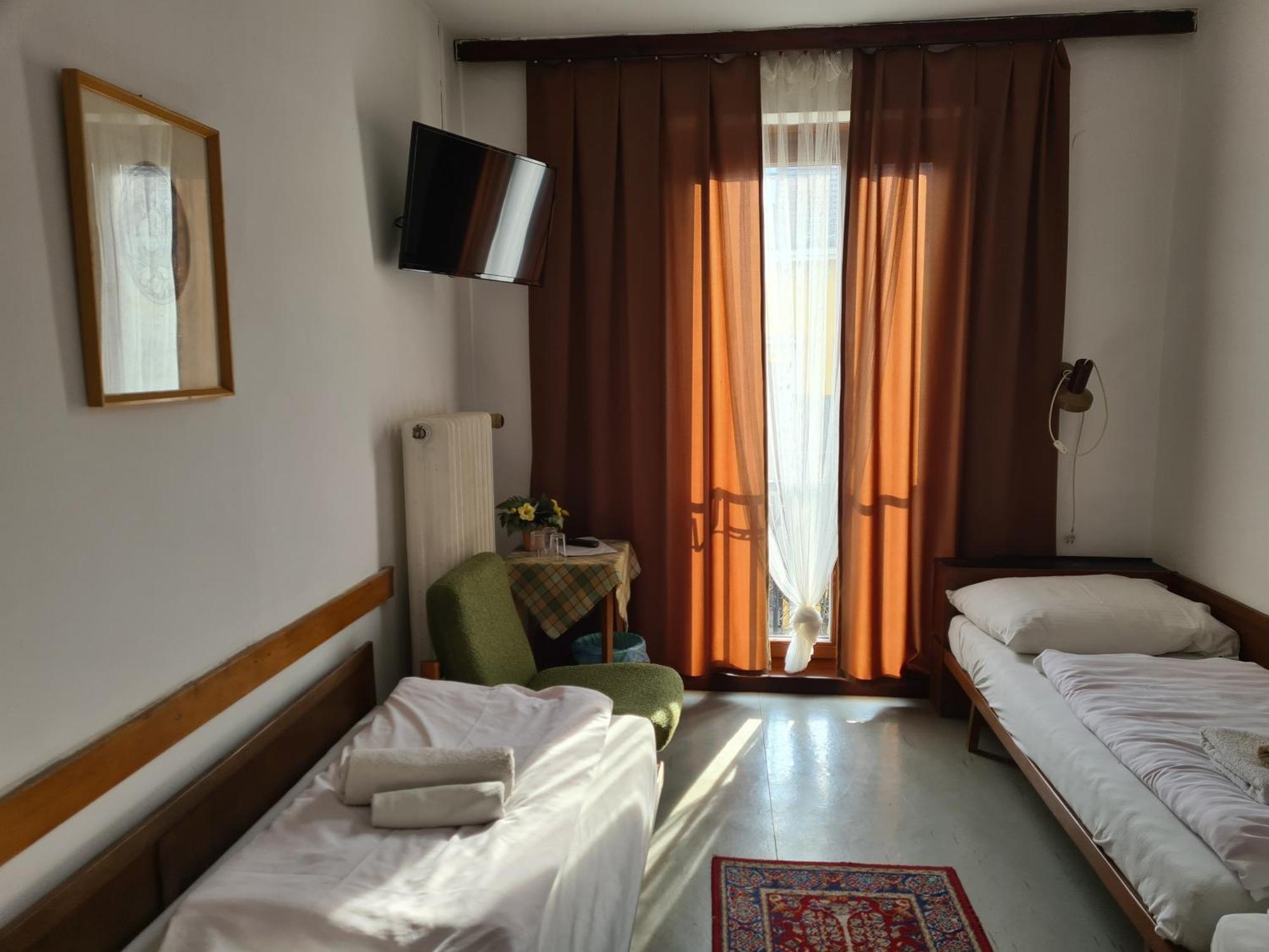 Hotel Oroszlán Szigetvár Esterno foto